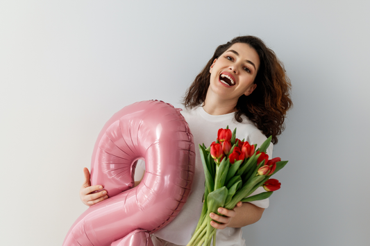 Vodič za poklone za Osmi mart: Preko 50 originalnih ideja za svaku damu