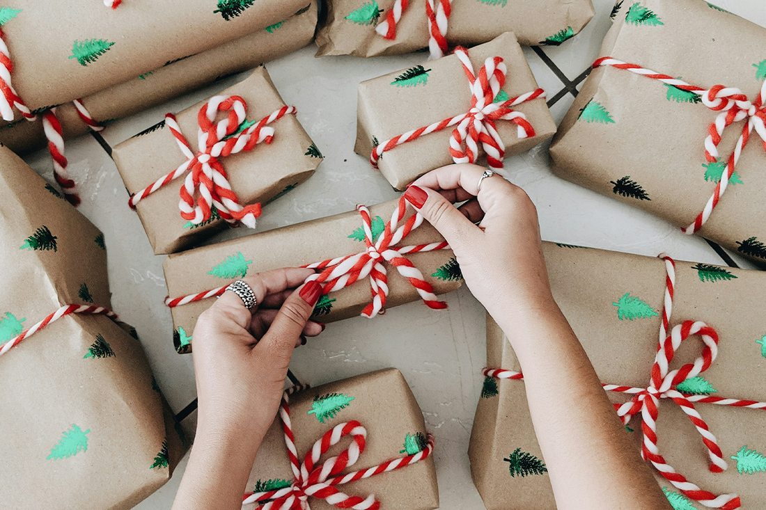 Personalizovani pokloni: Vodič za odabir i kreiranje unikatnih darova